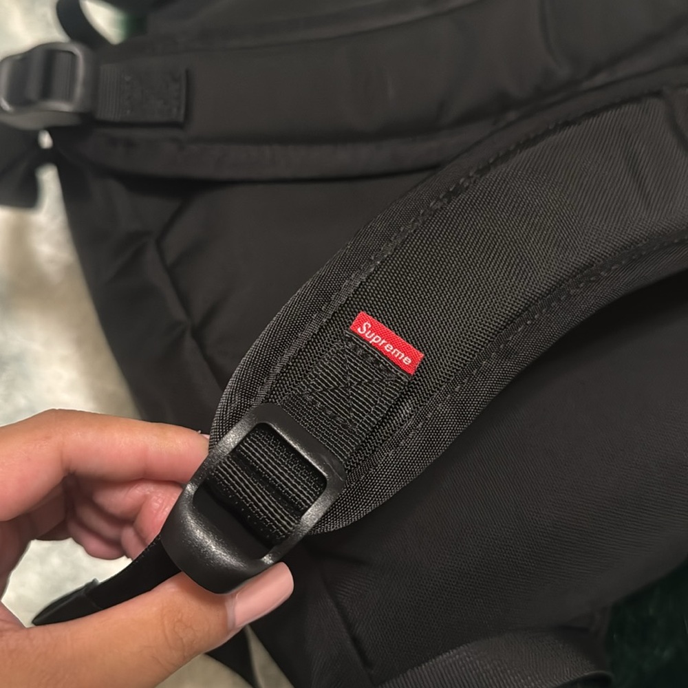 Supreme ft the north face green plush backpack new with tags - Picture 5 of 5